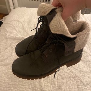 Women’s gray timberlands